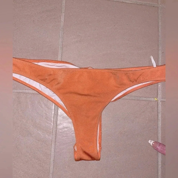 Out From Under Chelsea Ruched
Cheeky Bikini Bottom peachy orange size large - Picture 3 of 11